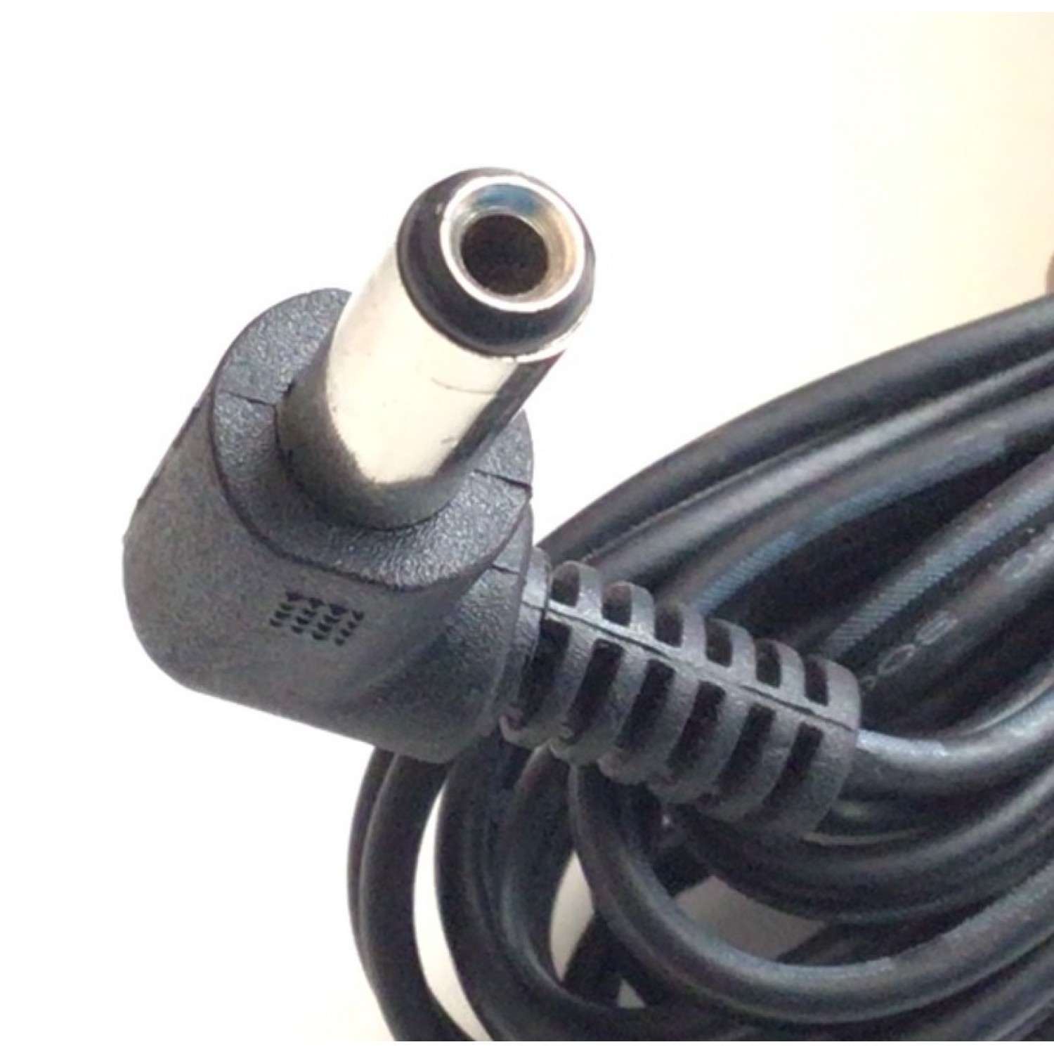 CARGADOR / ADAPTADOR DE FUENTE DE ALIMENTACION POWER SUPPLY VCA-VCD / NUMERO DE PARTE SAW-0500500 / ENTRADA VCA 100-240V~ 50-60HZ 0.5A / SALIDA VCD 5V 500MA / MODELO SAW-0500500 - Imagen 2